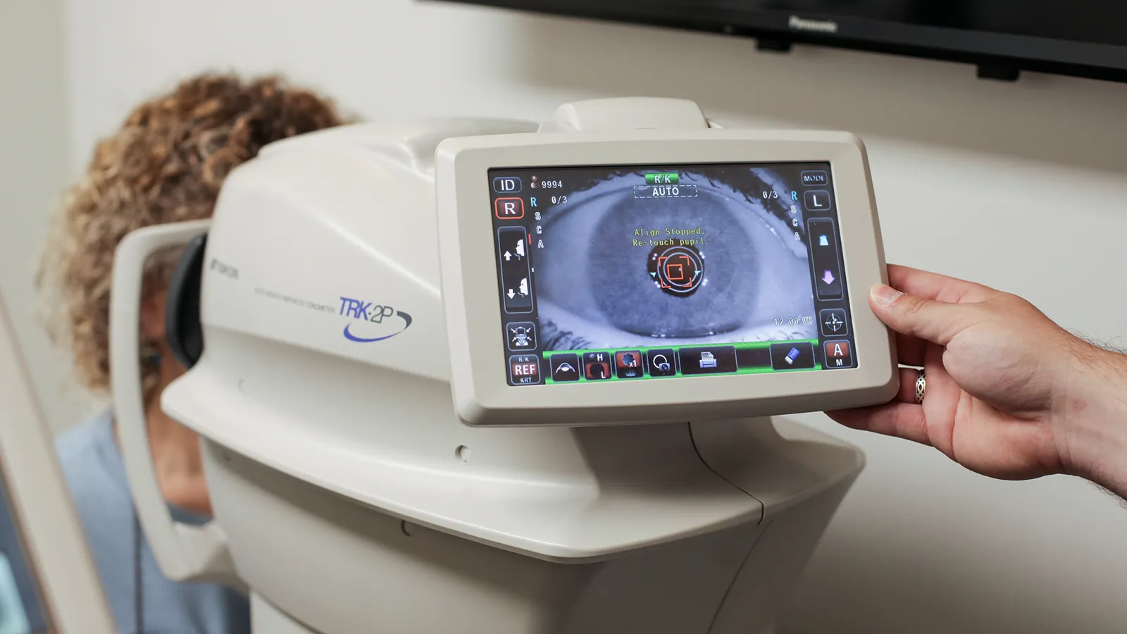 Automated Initial Refraction Visique Optometrists Hutt Valley